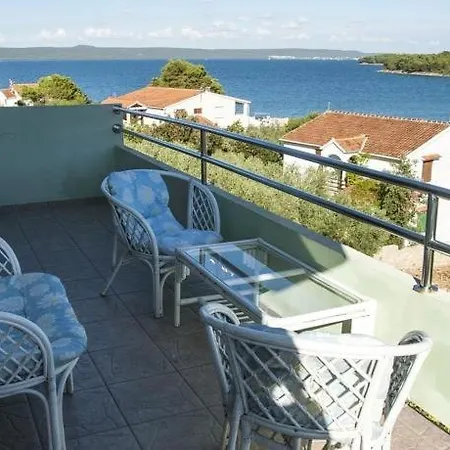 Apartment In With Sea View, Loggia,air Conditioning, Wifi 4565-1 Zdrelac